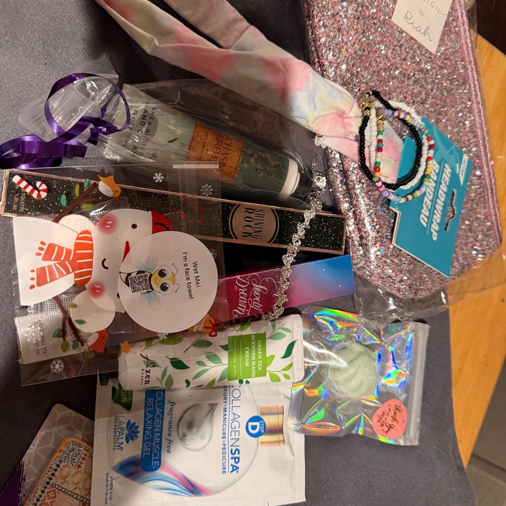 Pre Teen Spa Gift Set Travel Beauty Kit Sleepover Glam NWT